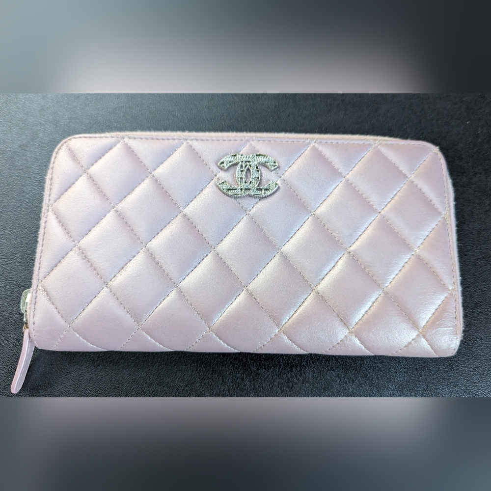 CHANEL Light Pink Metallic Zip Wallet